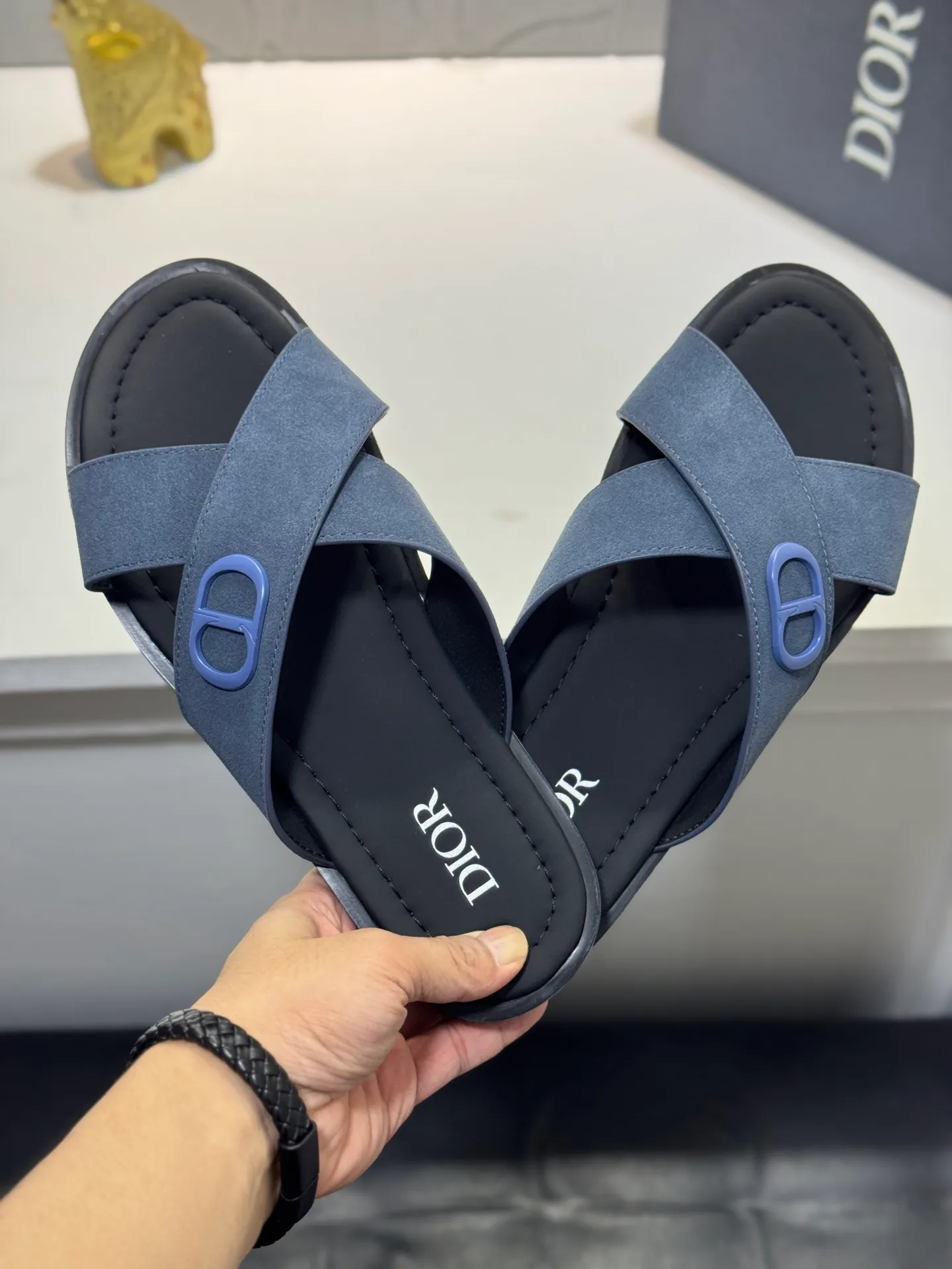 Men's men's shoes 💰320 [New style] 🦇🦇𝐂𝐡𝐫𝐢𝐬𝐭𝐢𝐚𝐧 𝐃𝐢𝐨𝐫 Dior slippers - the latest hot sandals, classic sandals, original replicas, super durable and versatile, cowhide leather with hardware accessories, very comfortable on the feet Look slim and white. Original molded outsole size: 38-44 (.45. Customized